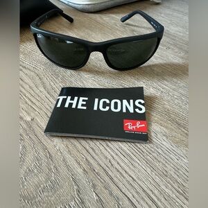 Icon Ray Ban Sunglasses